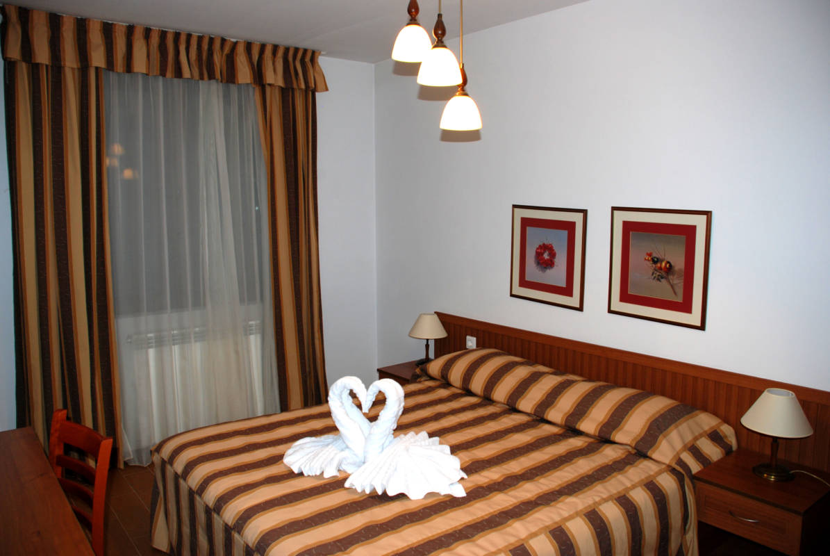 hotel-elegant-luks-bansko-vidove-apartamenti-ednospalen-galeriya (3)