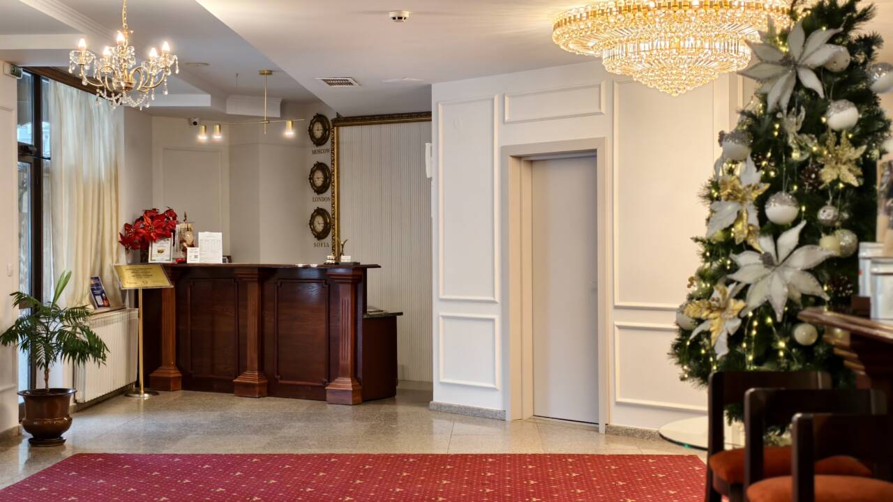 format: 2; filter: null; fileterIntensity: null; filterMask: null; captureOrientation: 0;
runfunc: 0; algolist: 0;
multi-frame: 1;
brp_mask:0;
brp_del_th:0.0000,0.0000;
brp_del_sen:0.0000,0.0000;
motionR: 1;
delta:1;
bokeh:1;
module: portrait;hw-remosaic: false;touch: (-1.0, -1.0);sceneMode: 13107200;cct_value: 0;AI_Scene: (-1, -1);aec_lux: 244.0;aec_lux_index: 0;albedo:  ;confidence:  ;motionLevel: 1;weatherinfo: weather?null, icon:null, weatherInfo:100;temperature: 36;zeissColor: bright;